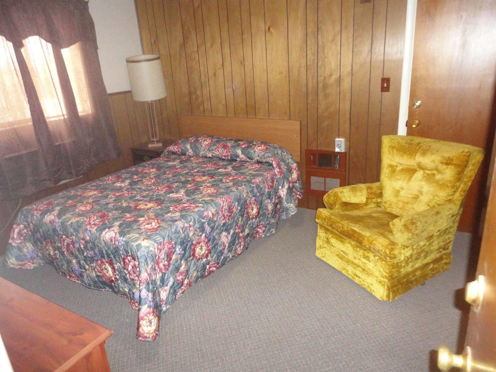 Empire Motel Saint Francis Eksteriør billede